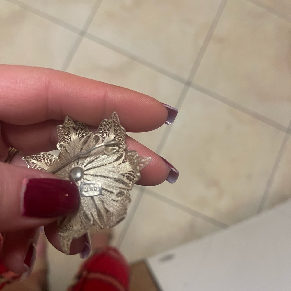 Gorgeous vintage filigree flower brooch - Picture 2 of 6